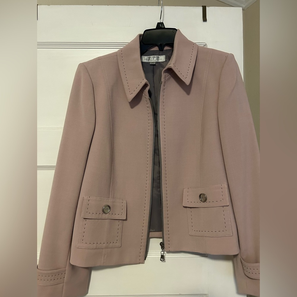 Tahari by Arthur S Levine.  Zipper blazer.  Petite size 12.